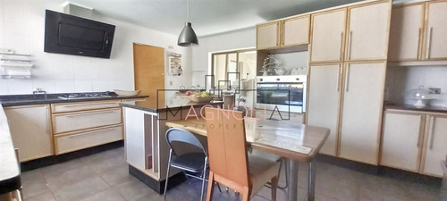 Casa En Venta De 5 Dorm. En Limache