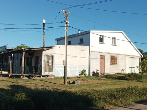 Local Comercial Y Casa De Dos Plantas