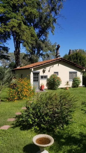 Permuta O Venta Hermosa Casaquinta O Permanente - 2 Casas