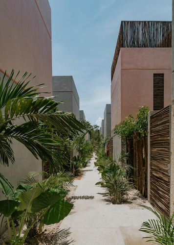 Casa En Venta De 3 Recàmaras Con Lock Off En Tulum (1087)