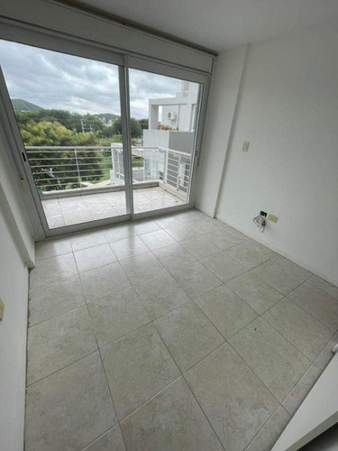 Venta Departamento De Tres Dormitorios Con Balcón En Jardines De La Estanzuela