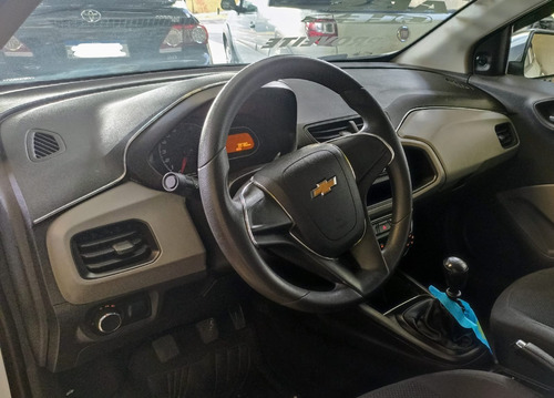 Imagem 7 de 15 de Chevrolet Onix