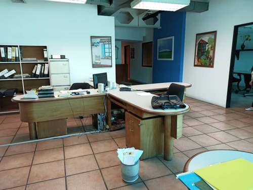 Oportunidad Edificio Comercial Prados Del Este