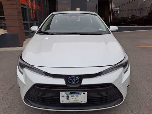 Toyota Corolla 4p XLE HEV L4/1.8 Aut