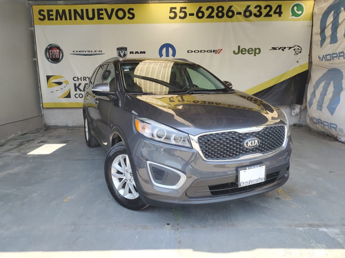 Kia Sorento 2.4 L4 LX Tela 7 Pasajeros At