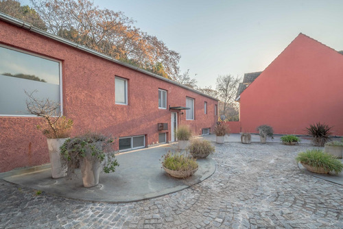 Muy Lindo Triplex Con Jardín En Punta Chica