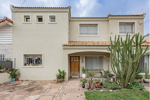 Gran Casa En Ciudad Jardin Permuta 