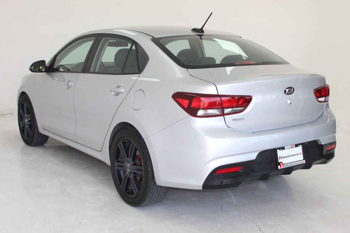 Imagen 3 de 15 de Kia Kia Rio Sedan 2018 4 Cilindros