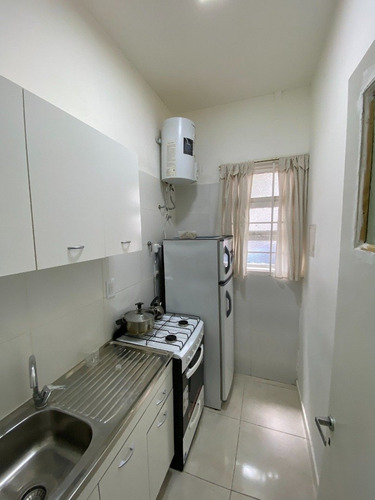 Imagen 12 de 13 de Venta — 1 Ambiente Y Medio Al Frente Reciclado!! Nuevo Valor De Venta!!
