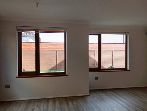 Casa En Venta De 4 Dorm. En Concepción