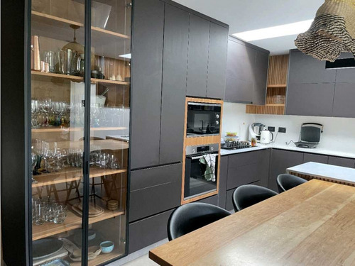 Casa En Lo Barnechea/ Camino Real En Condominio