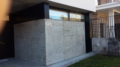 Casa En Venta Condicionada En Barrio Parque