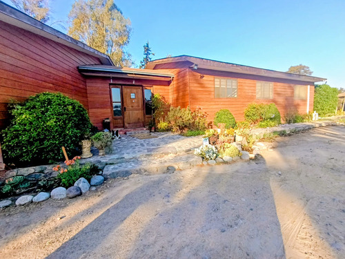 Hermosa Parcela Con Amplia Casa Y Departamento, En Olea