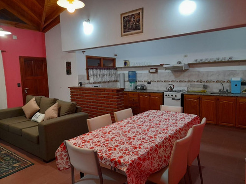 Venta Casa 3 Amb, Patio, Quincho, Bº Mirador, Caleta Olivia