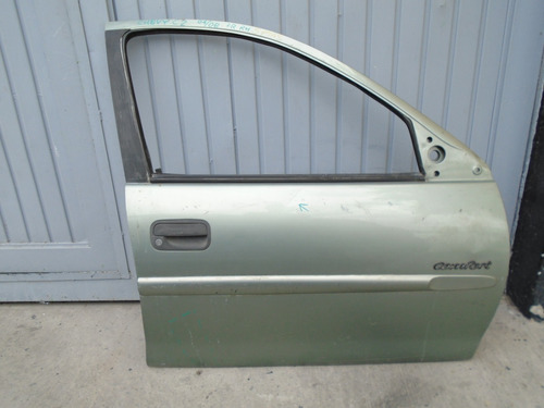 Puerta Delantera Derecha Chevy C2 2005 Detalles