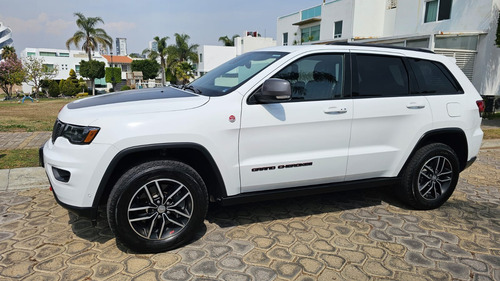 Jeep Grand Cherokee 5.7 Trailhawk 4x4 At