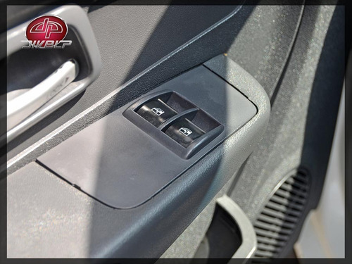 Imagem 14 de 14 de Fiat Strada Com Baú Refrigerado Modelo Working 2016