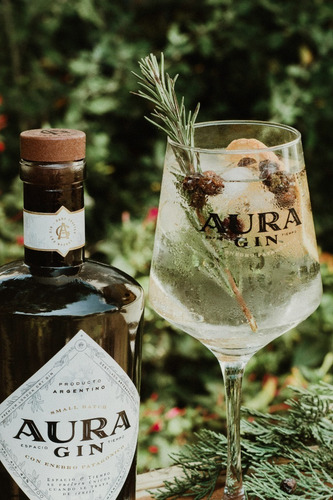 Imagen 7 de 7 de Aura Gin Handcrafted Premium London Dry 700ml
