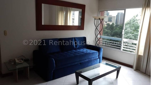 Lindo Y Funcional Apartamento  En Alquiler 24-6768  Ubicado En El Rosal.