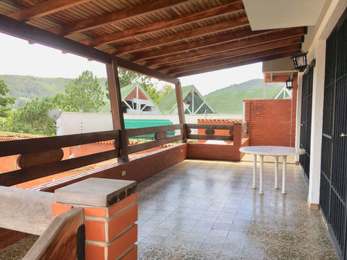 Imagen 7 de 10 de Se Vende Casa 320m2 4h+s/5b+s/5p El Placer 0513