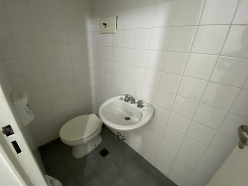 Venta Departamento De 3 Ambientes Con Dependencia Y Cochera En Recoleta, Barrio Norte
