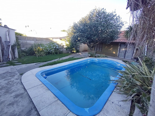 Calle 78 E/ 2 Bis Y 3. Vendo Casa Desarrollada En Dos Plantas S/ Lote 10 X 31 Mts.