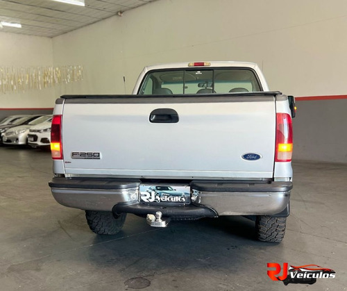Ford F-250 3.9 Xlt 4x2 2p