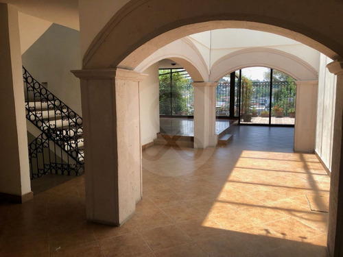 Casa En Venta En Lomas De Bezares