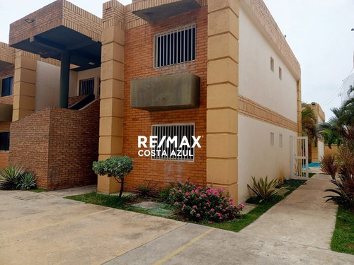 Remax Vende Apartamento Listo Para Disfrutar En El Conjunto Villas Del Puerto En Tucacas.