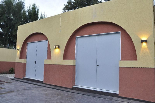 Quinta Venta 8 Dormitorios, 3 Baños Y Piscina-lote 20 X 30 Mts - Arturo Segui