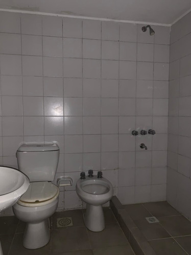 Imagen 2 de 16 de Oportunidad Nueva Cordoba 2 Dormitorio A Remodelar Con Gran Patio Sobre Crisol
