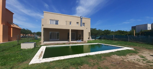 Imagen 4 de 23 de Hermosa Casa Al Agua El Canton Norte!
