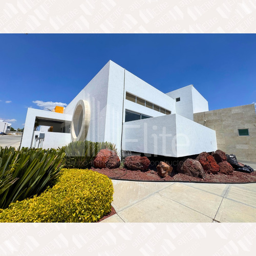Terreno En Venta En Taray Royal Club Frente A Universidad Mondragon