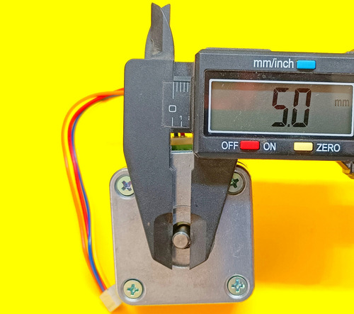 Motor A Pasos Eje P/encoder 2 Fases 3.7ohms .5a 5..9vdc (Usado)