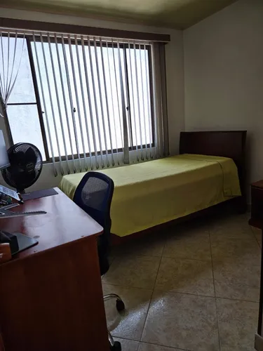 Casa Remodelada, Con Jardín, Sobre Vía Principal, Esquinera Y Con Magnifica Vista.
