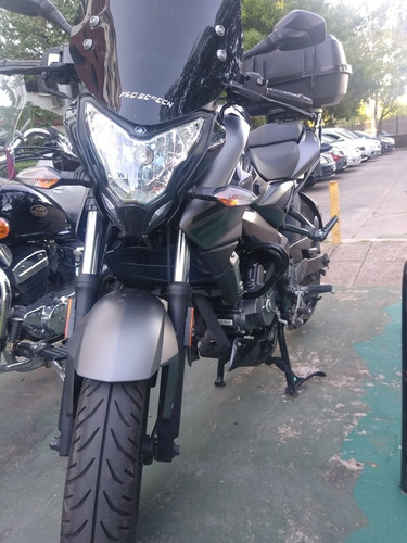 Bajaj Rouser Ns 200