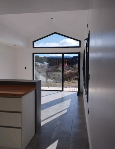 Casa En Venta - 2 Dormitorios 1 Baño - Cochera - 607mts2 - San Martín De Los Andes
