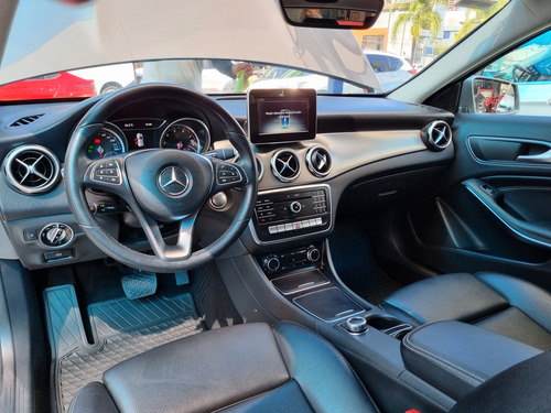 Mercedes-Benz Clase GLA 1.6 200 Cgi Sport At