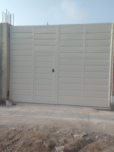 Alquiler De Local Comercial De 300m2 Con Excelente Ubicación