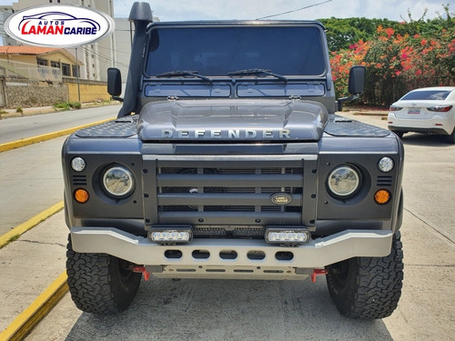 Imagen 2 de 10 de Land Rover Defender Sincrónico 4x4
