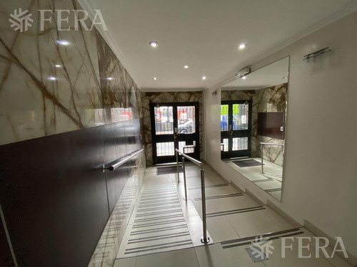 Imagen 2 de 14 de Venta De Departamento De 3 Ambientes Con Balcon En San Telmo (28031)