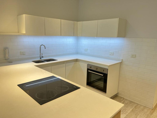 Imagen 10 de 30 de Duplex 3 Amb C/ Patio Y Escritorio A Estrenar