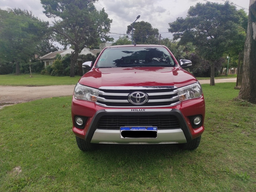 Toyota Hilux 2.8 Cd Srv Pack 177cv 4x2 2017