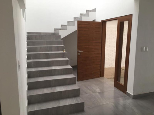 Imagen 1 de 12 de Casa Sola En Venta Palmas San Isidro