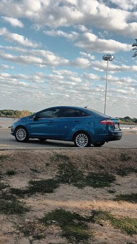 Imagen 12 de 16 de Ford Fiesta Kinetic Design 2018 1.6 Sedan Titanium Excelente