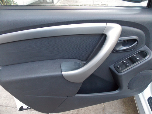 Imagen 9 de 15 de Renault Duster 1.6 Tech Road 2013 Carbone