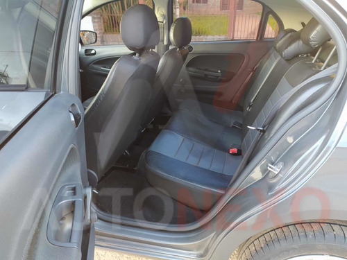 Imagen 8 de 9 de Volkswagen Gol Trend Trendline Tiptronic
