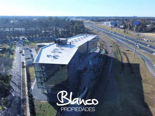 Imagen 6 de 20 de A Partir De Septiembre 2022! Alquiler Oficina De 58 Metros En El Edificio Meridiano - Pilar