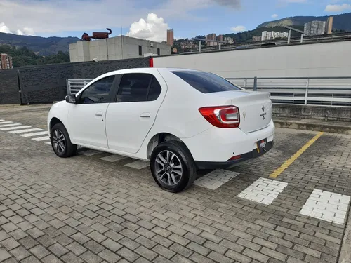 Renault Logan 1.6 Intens Aut