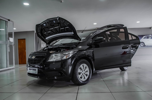 Imagen 18 de 25 de Chevrolet Onix Joy Black Edition 2019